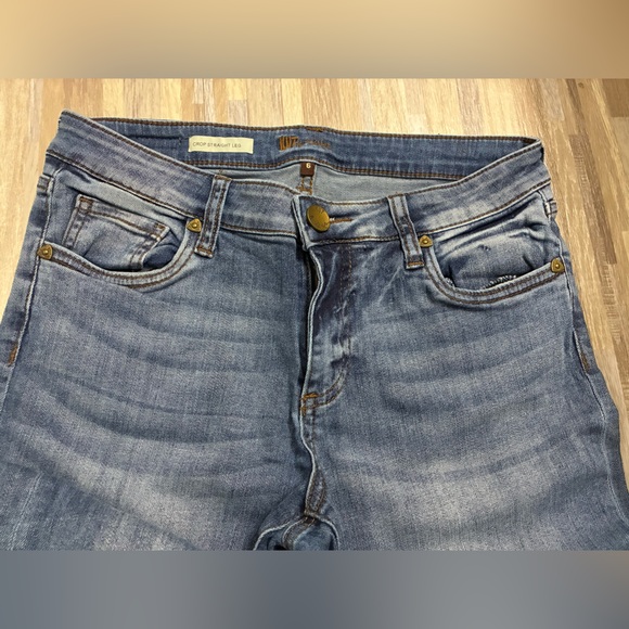 Classic Blue Distressed Jeans Kut from the kloth. Crop straight leg - Picture 3 of 4